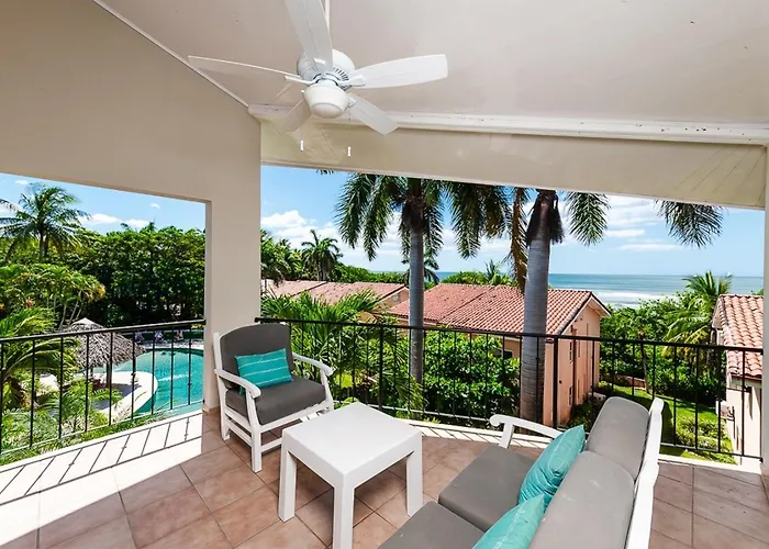 Beautiful 3 Bedroom With Ocean Views *