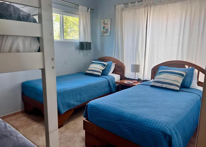 Beautiful 3 Bedroom With Ocean Views Сasa de vacaciones